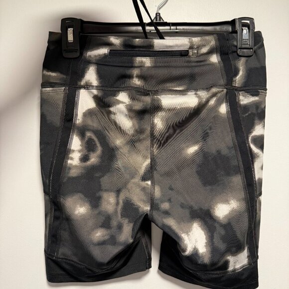Under Armour Camo pocket Bike Shorts Medium - Picture 4 of 5
